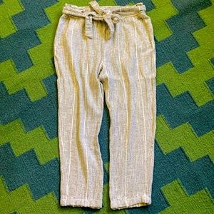Free People paperbag grey pants with belt. Size 6